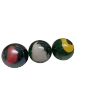 Bonken 3 stuks groen glas met gekleurde vlekken              